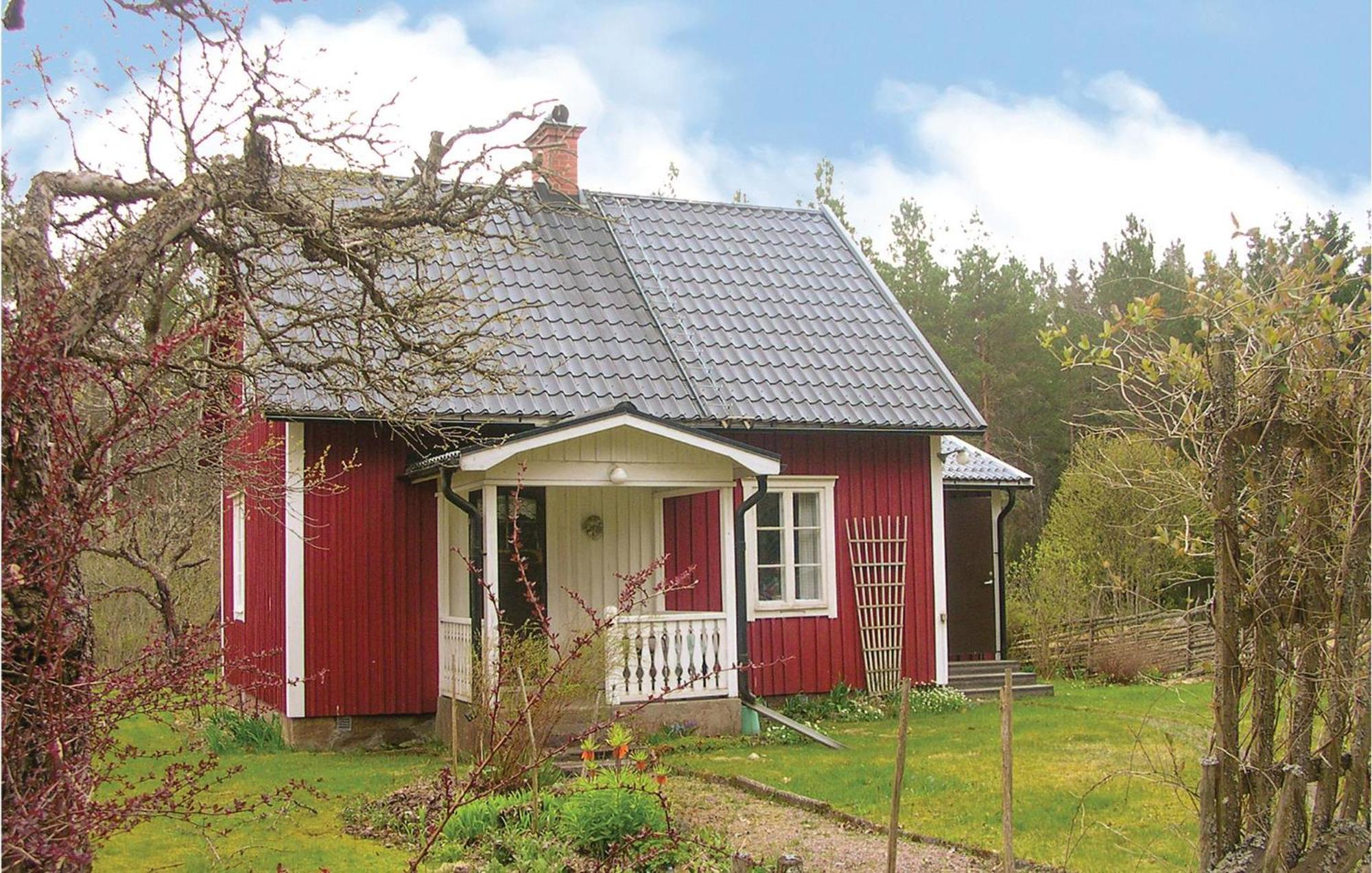 Nice Home In Vimmerby With Kitchen Eksteriør billede